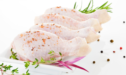 Rotulagem de produtos de carne crua suína e de aves